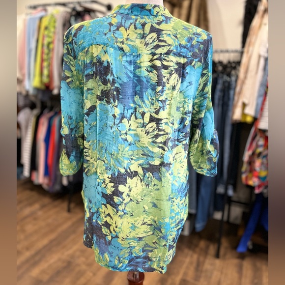 Ruby Rd. Women’s Button Down Pleaded Blouse in Blue and Green Print - Picture 4 of 6